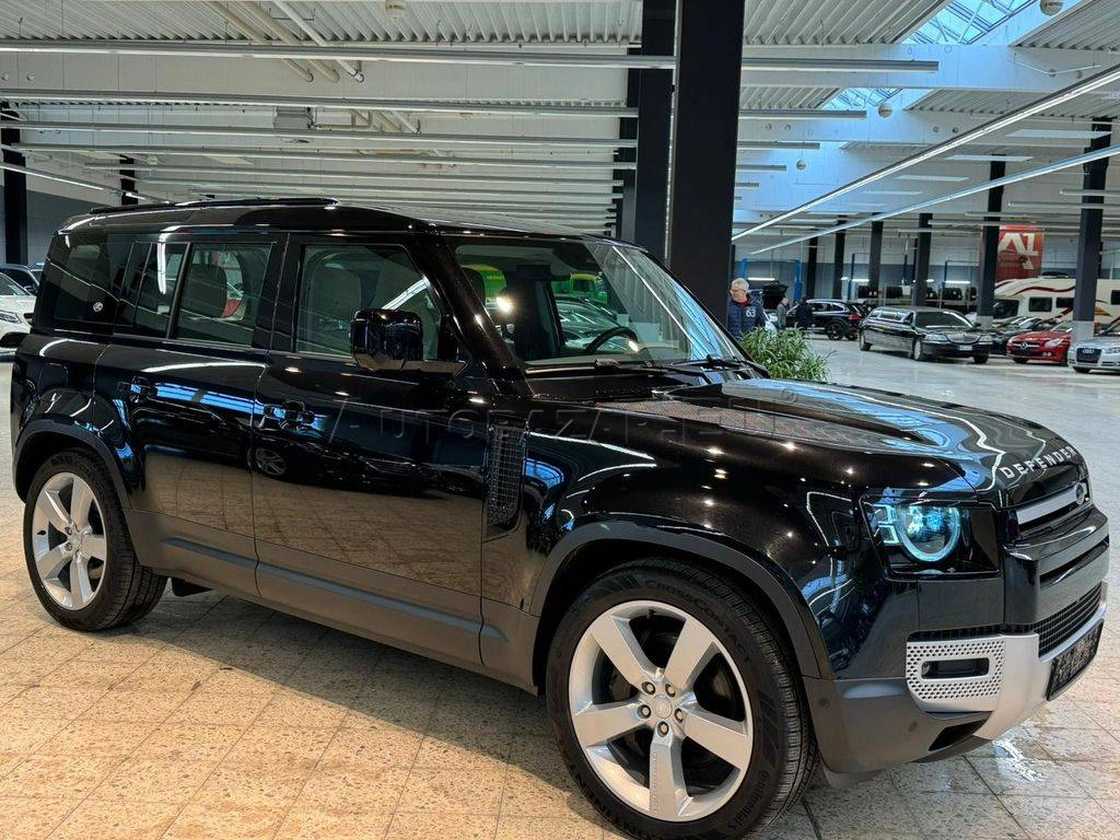 Land Rover Defender D250 First Edition 110 HSE