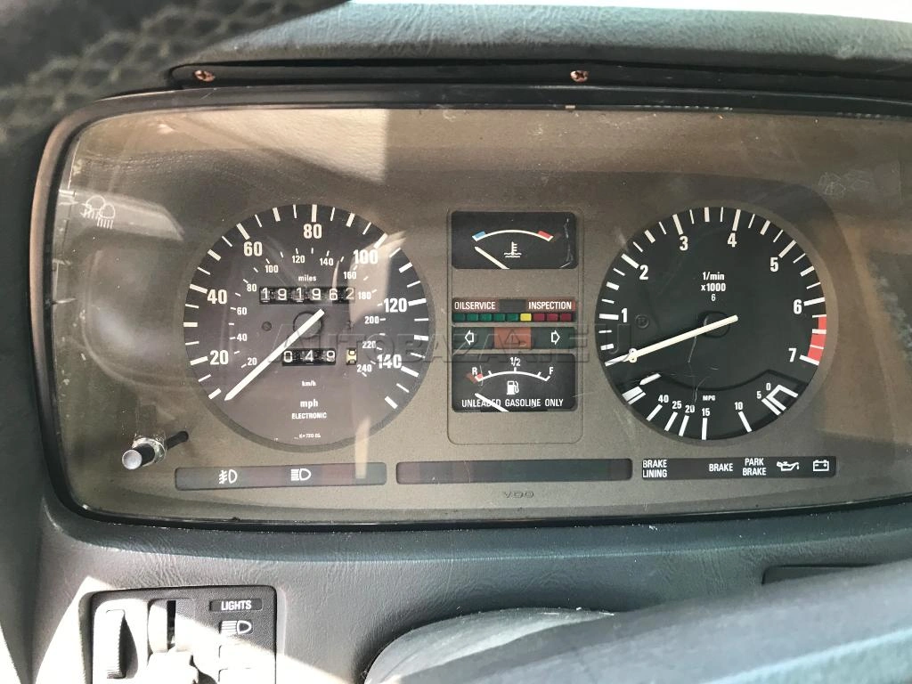 BMW 733i 1984 na predaj – fotografia 11