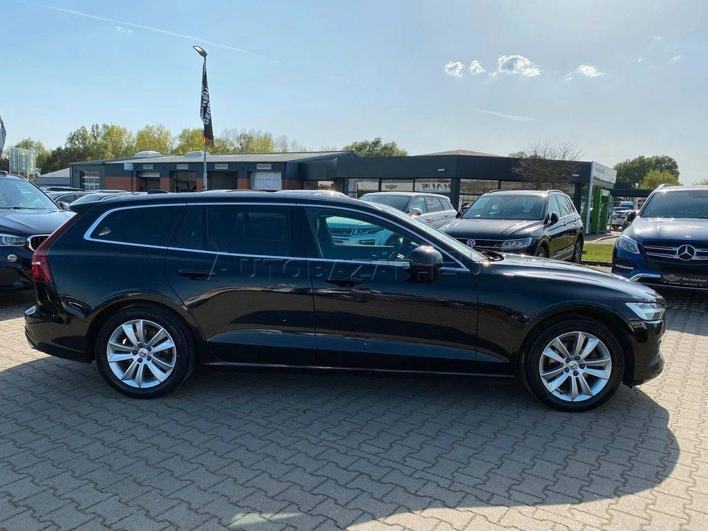 Volvo V60 D4 Momentum Pro A/T