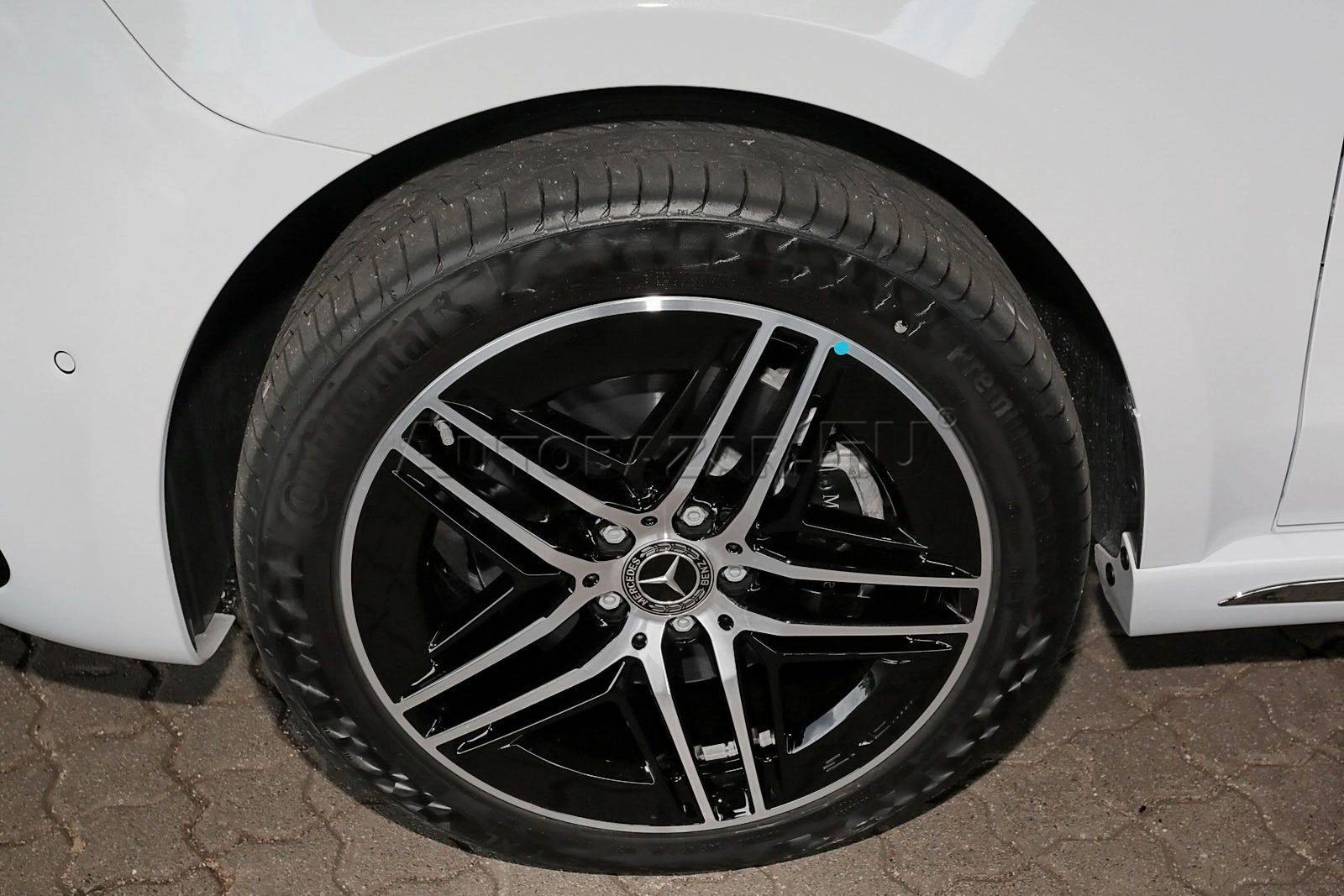 Mercedes-Benz V trieda 300d lang AMG - Line