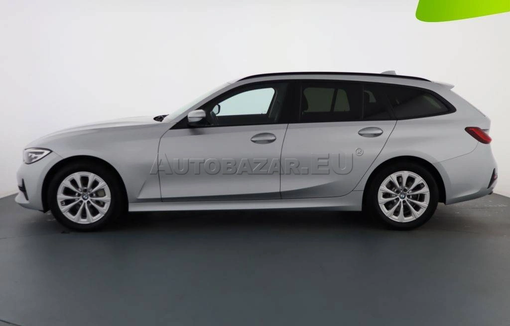 BMW Rad 3 Touring 330d  A/T