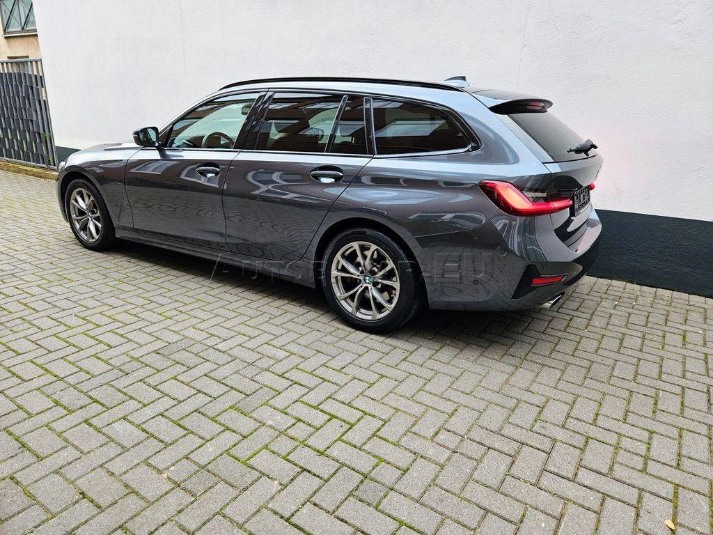 BMW Rad 3 Touring 330d  xDrive A/T