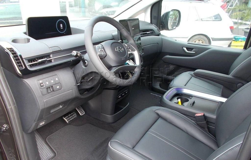 Hyundai Staria A/T
