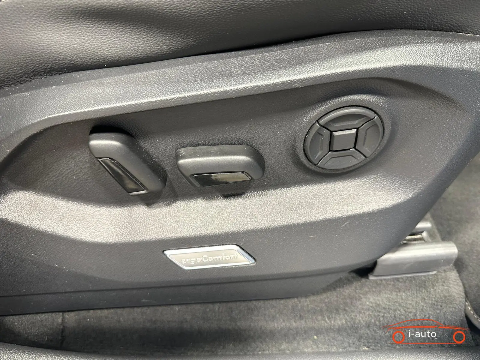 Volkswagen Touareg 2021 na predaj – fotografia 11