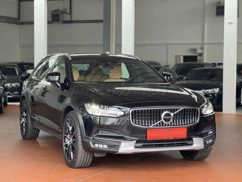 Volvo V90 CC D4 2.0L Cross Country Pro AWD A/T