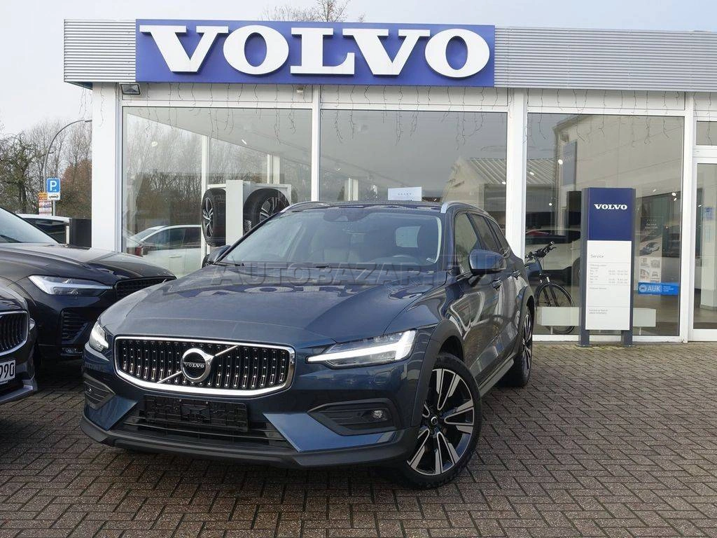 Volvo V60 CC D4 2.0L Cross Country Pro A/T AWD