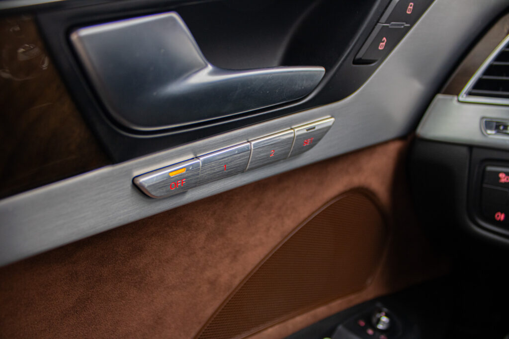 Audi A8 2011 na predaj – fotografia 18