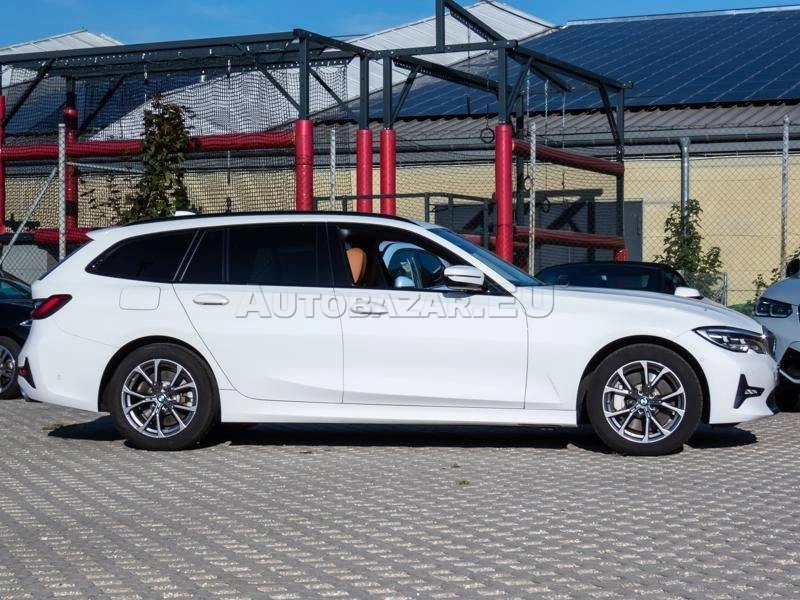 BMW Rad 3 Touring 330d  xDrive A/T