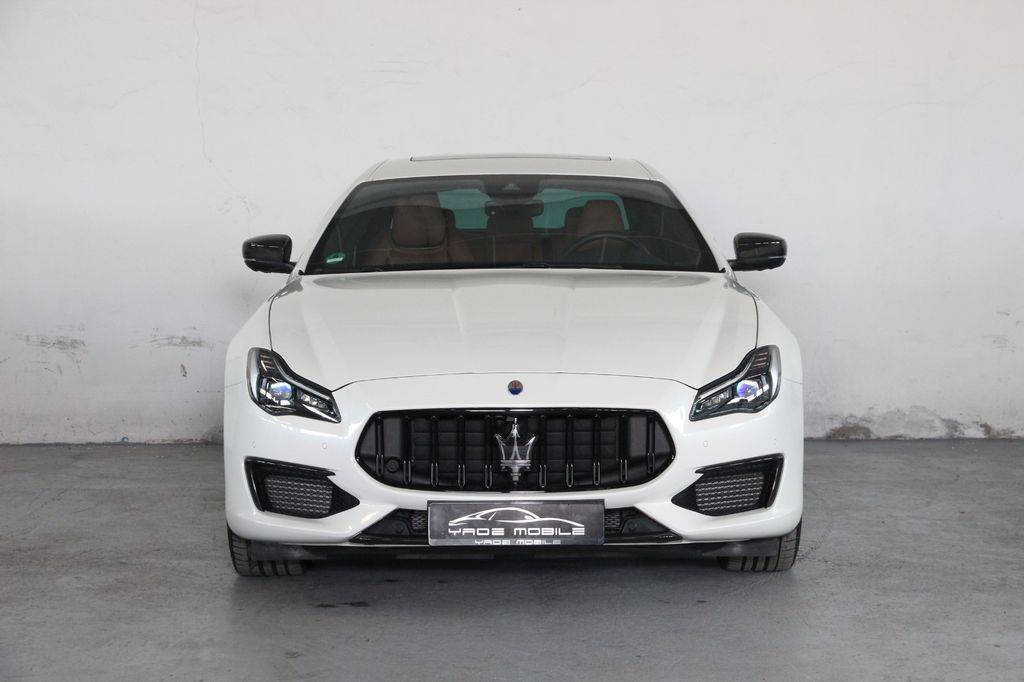 Maserati Quattroporte 3.8 V8 Trofeo