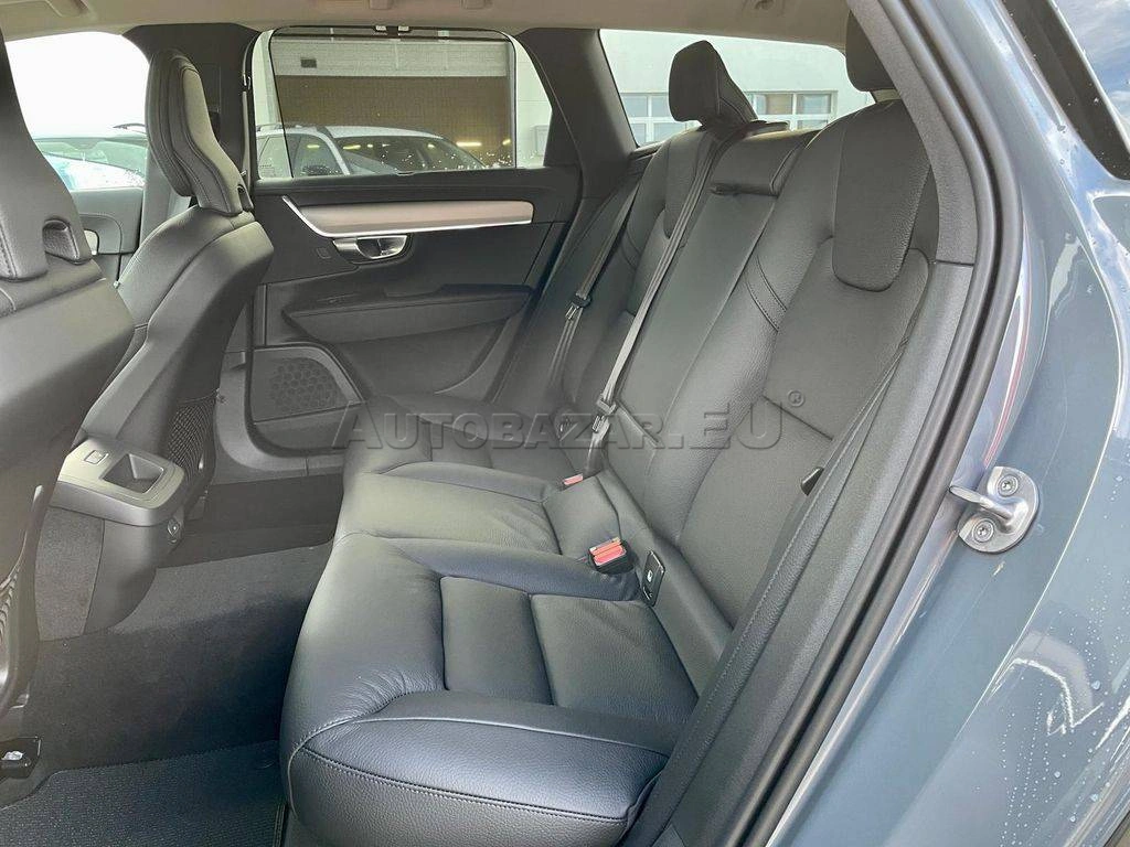 Volvo V90 CC B4 mHev Plus AWD A/T
