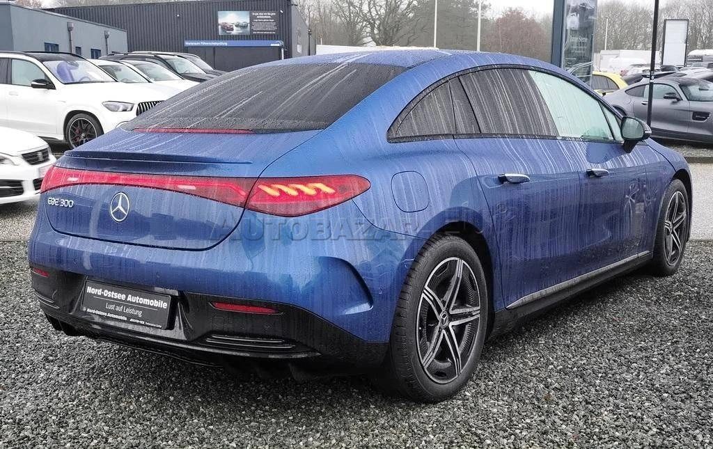 Mercedes-Benz EQE 300