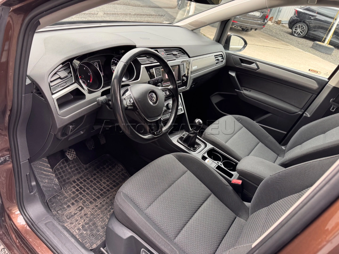Volkswagen Touran 2015 na predaj – fotografia 24