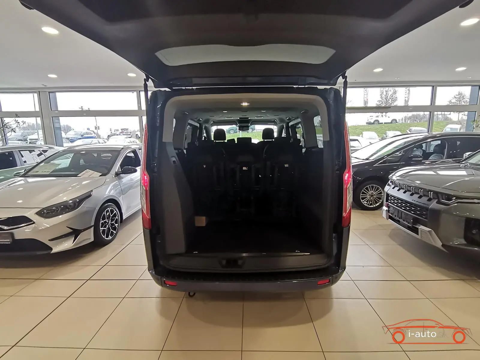 Ford Tourneo Custom 2018 na predaj – fotografia 23