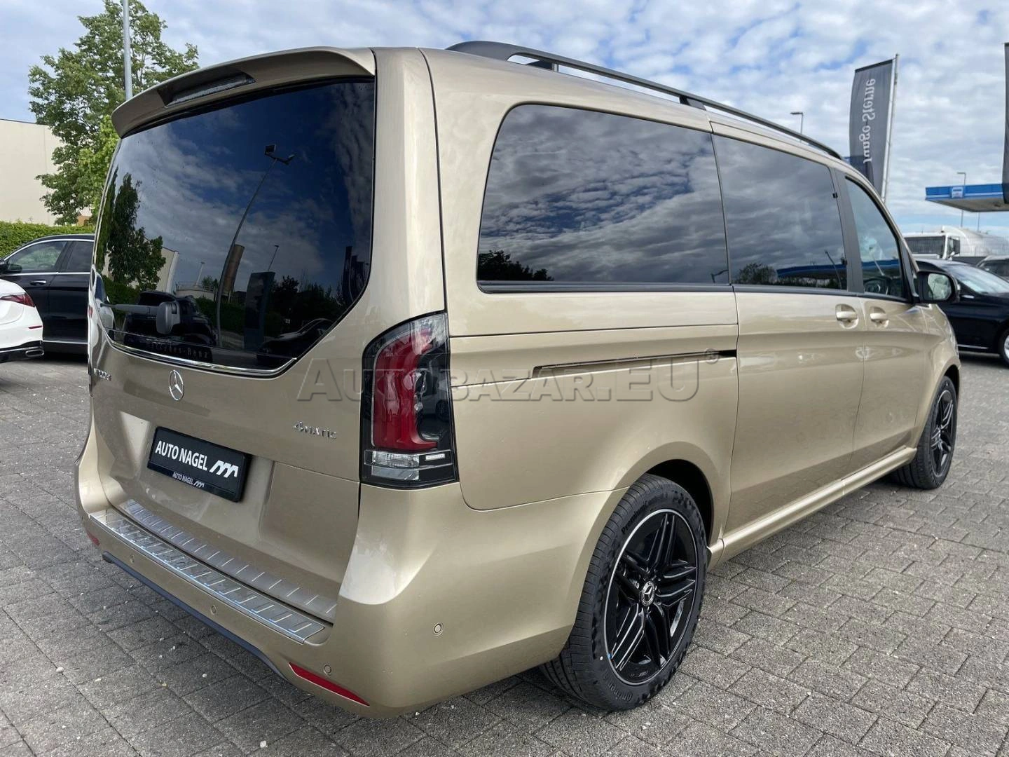 Mercedes-Benz V trieda 300 d 4MATIC Lang AMG-Line