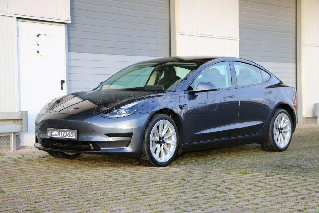 Tesla Model 3 Basic