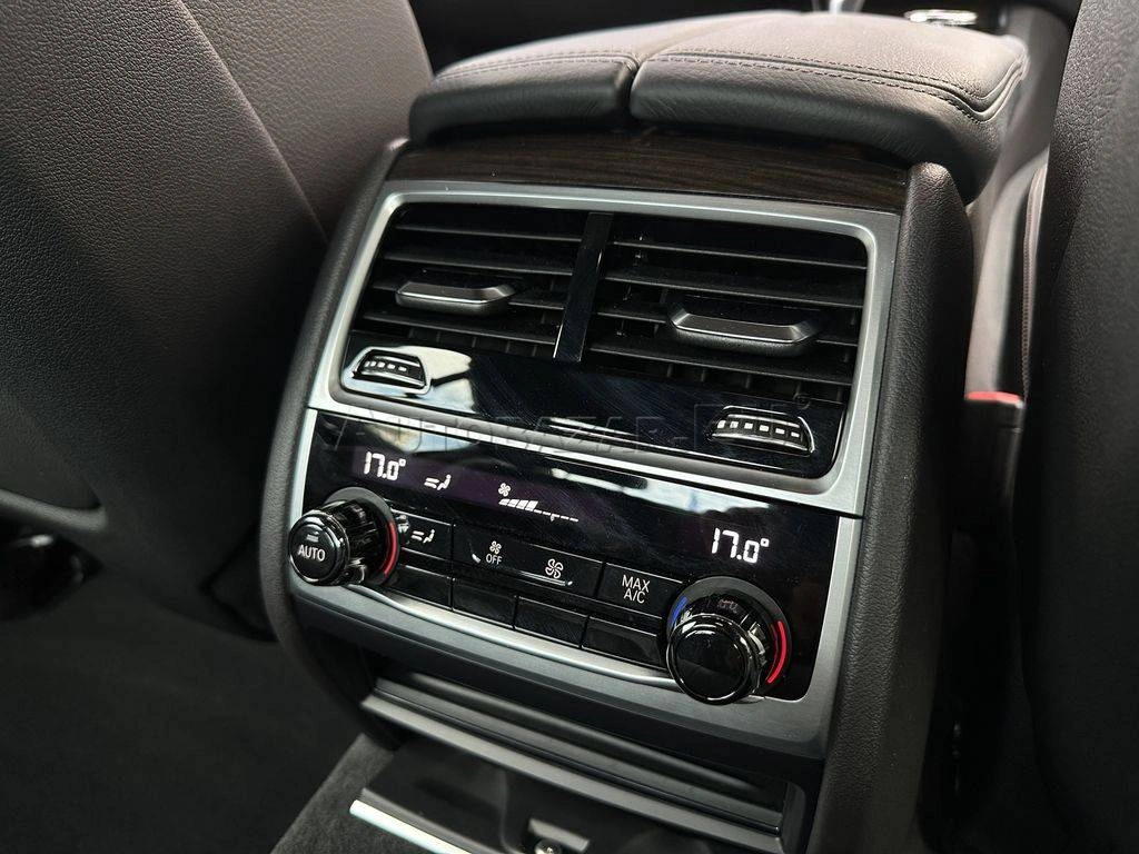 BMW Rad 7 730d mHEV xDrive A/T