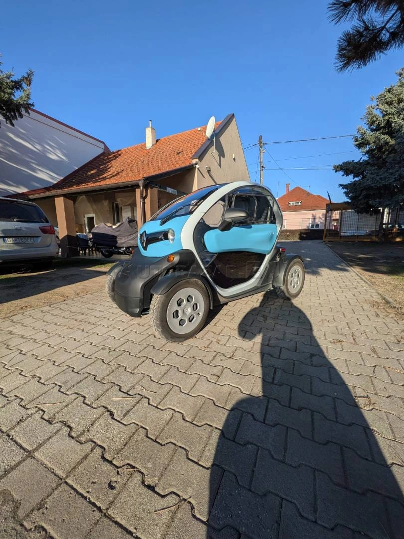 Renault TWIZY elektro mobil 8kW mod. 2022 (2-miestne)