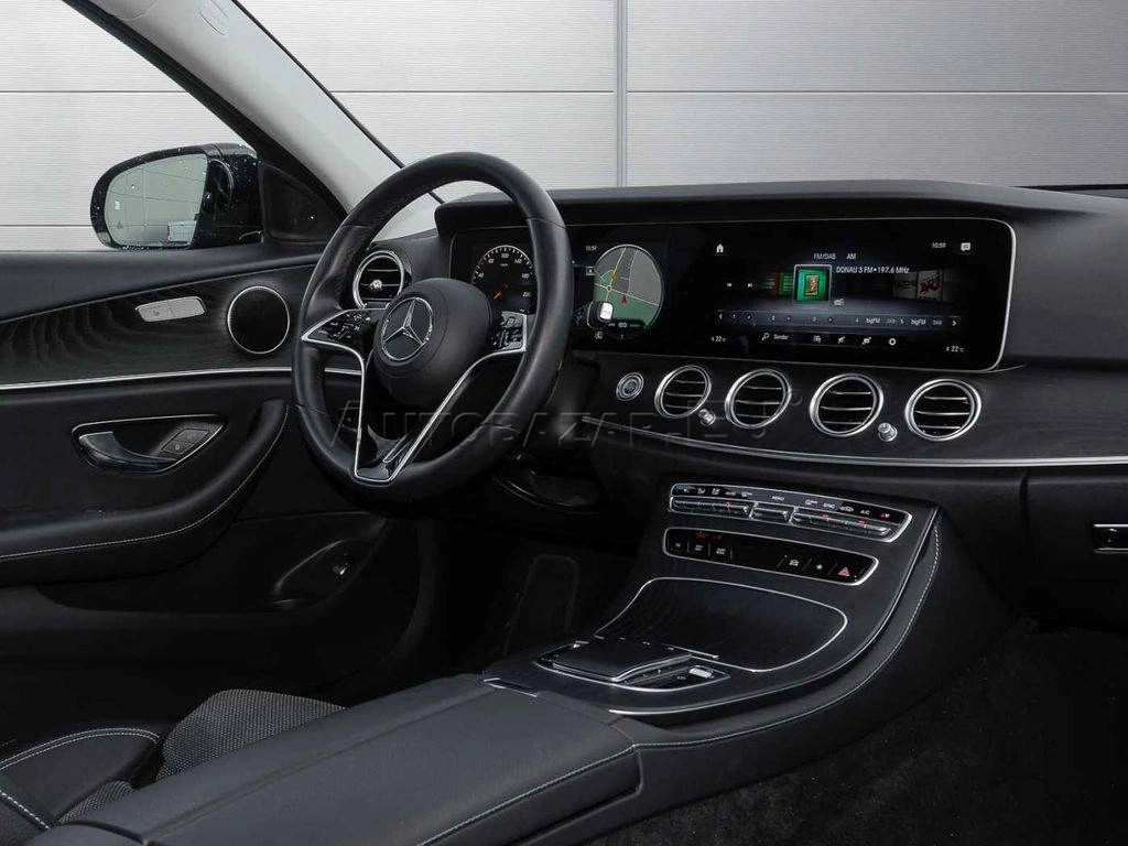 Mercedes-Benz E trieda Sedan 300 d mHEV 4MATIC A/T