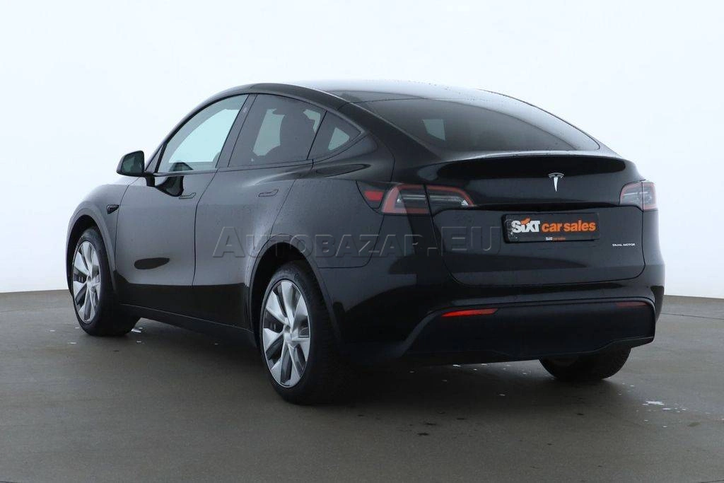 Tesla Model Y Long Range