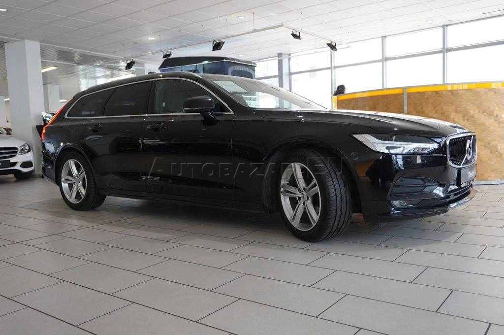 Volvo V90 2.0 D4 MOMENTUM PRO