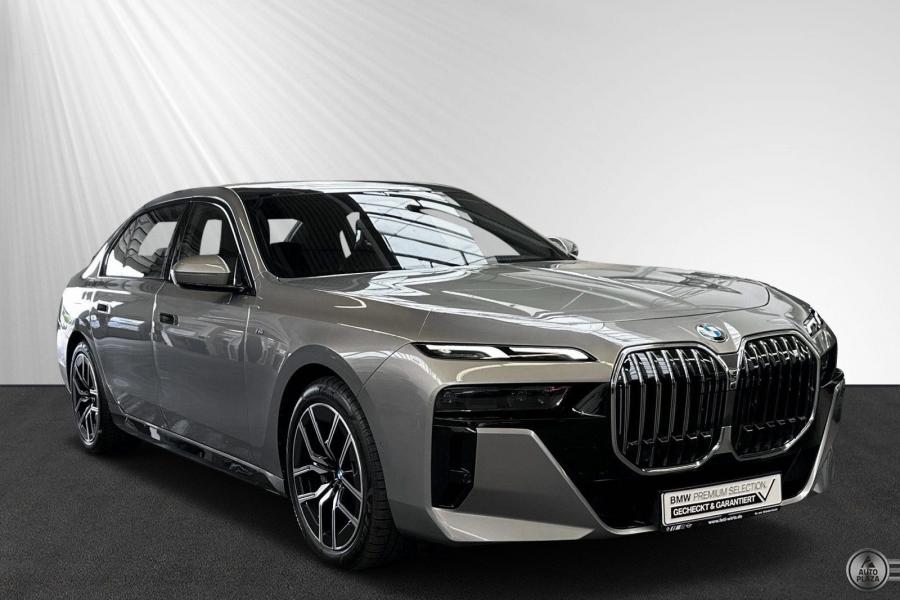 BMW Rad 7 2023 na predaj