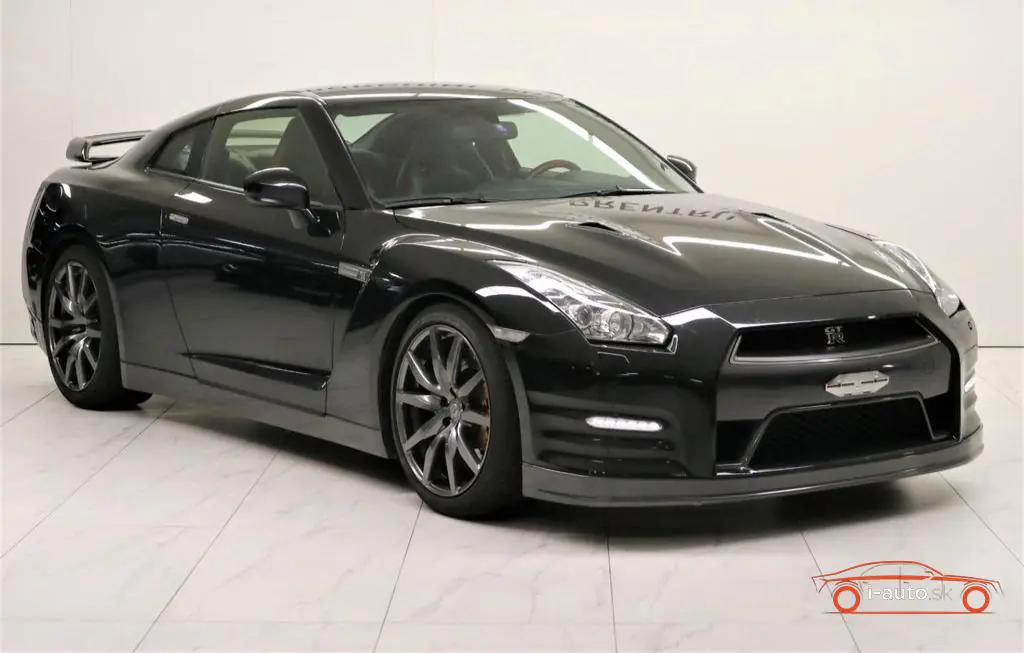 Nissan GT-R
