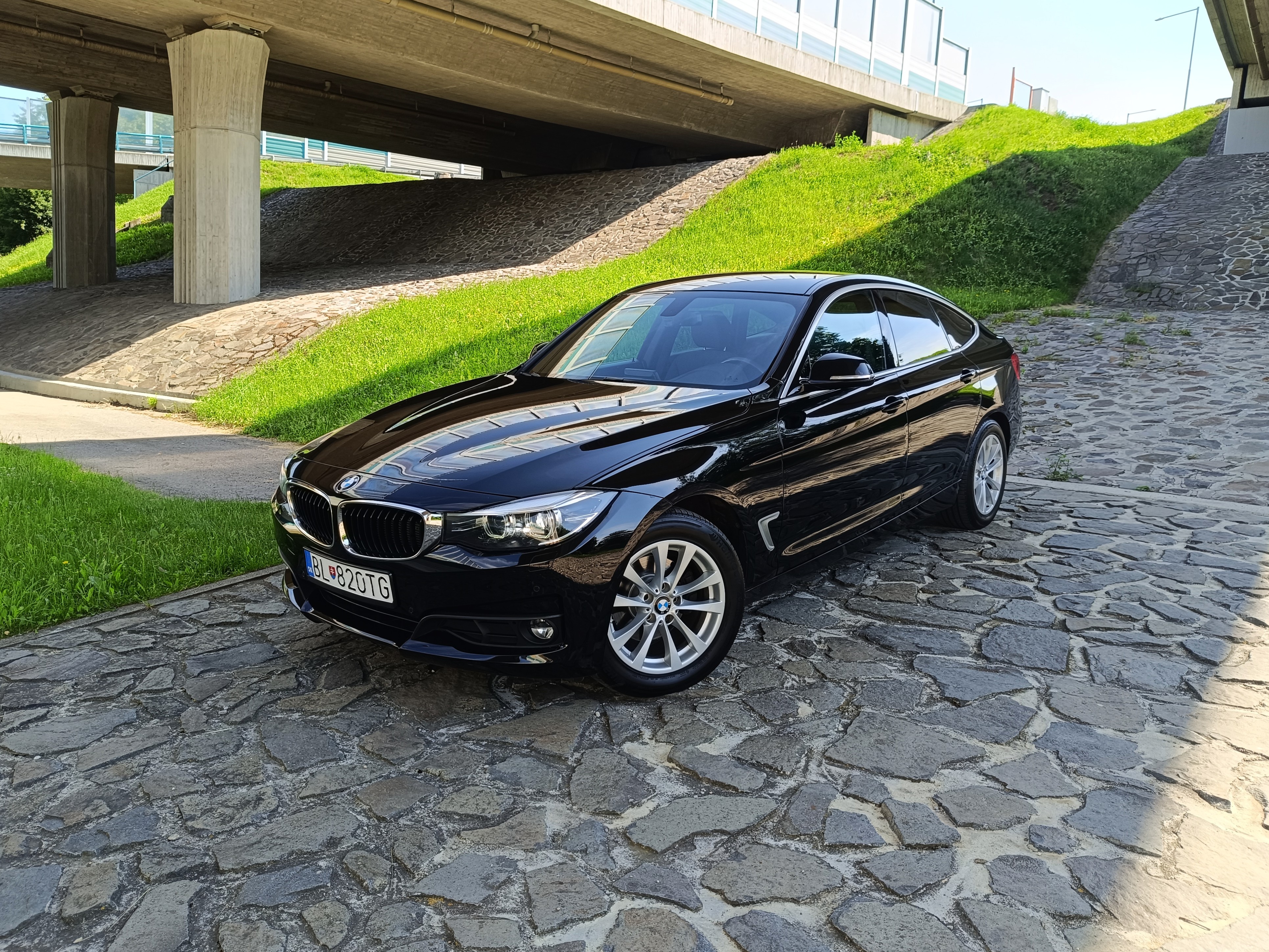 BMW Rad 3 2018 na predaj