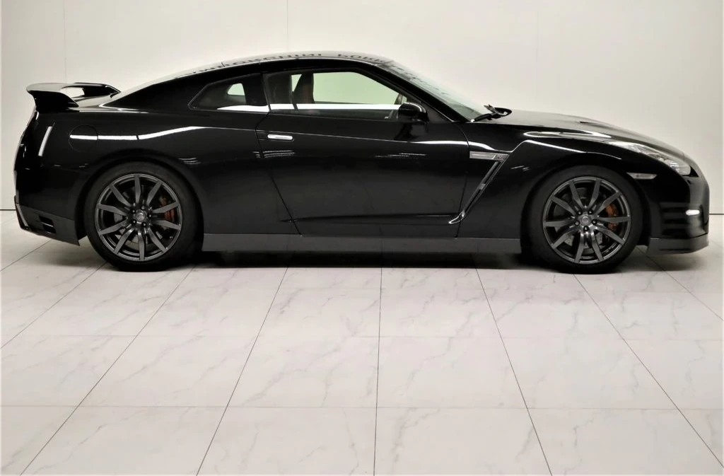 Nissan GT-R Black Edition