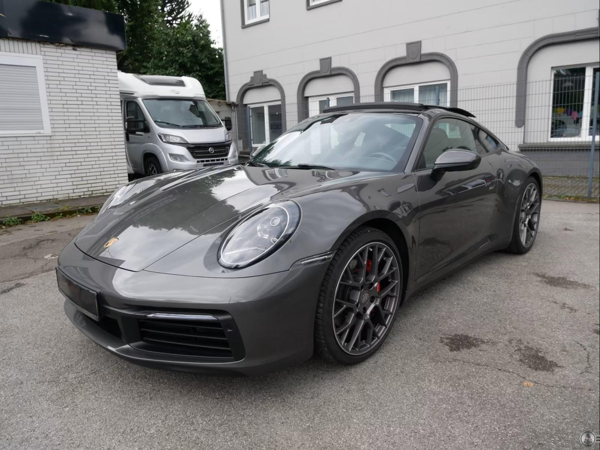 Porsche 911 Carrera 4S Sport Chrono Pake