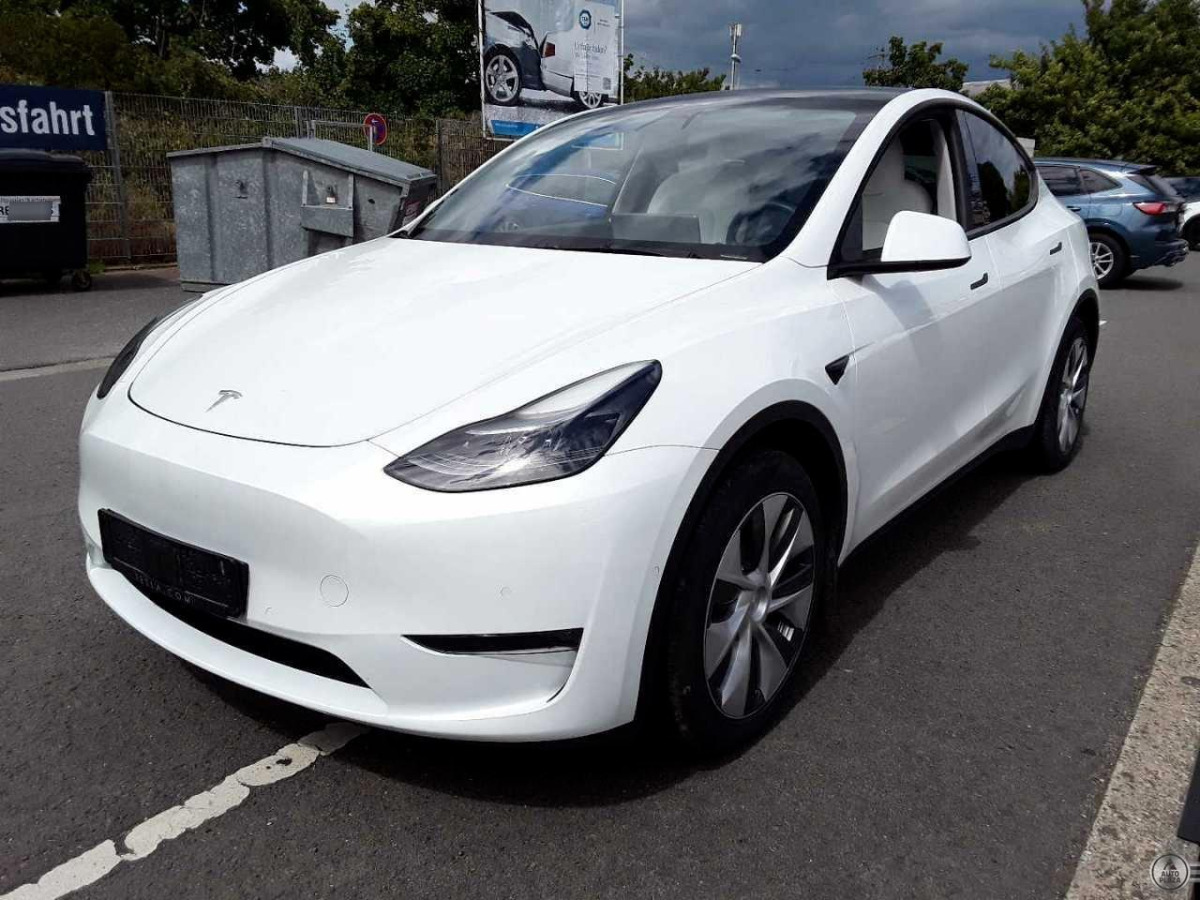 Tesla Model Y Long Range