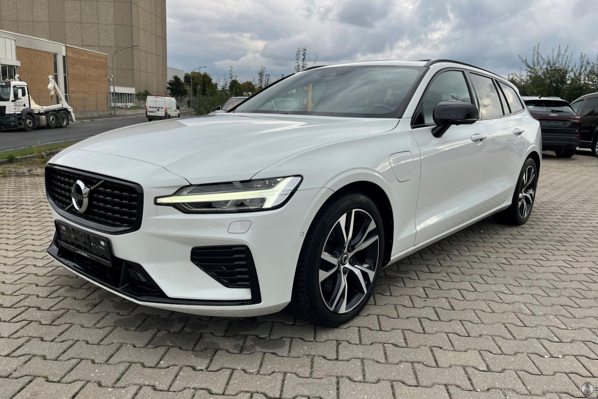 Volvo V60 T6 R-Design Recharge Plug-In Hybrid Twin Engine AWD