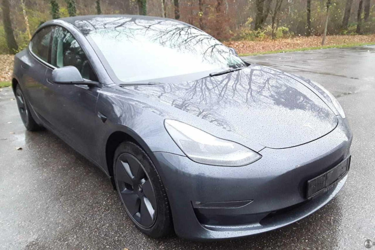 Tesla Model 3 Dual Motor Long Range AWD