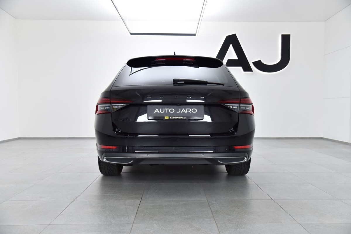 Škoda Superb Combi 2.0 TDI Sportline DSG, LED, Mŕtvy uhol, Kamera, Ambient