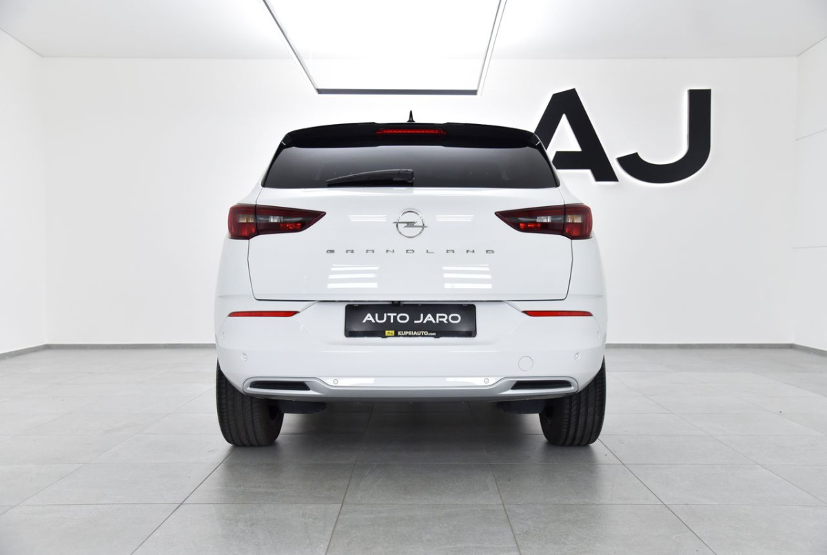 Opel Grandland 1.2 Ultimate A/T, IntelliLUX LED, Vyhr.čelné sklo, Lane assist