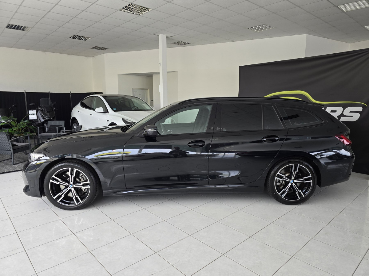 BMW 330i Touring xDrive Záruka 12/2027