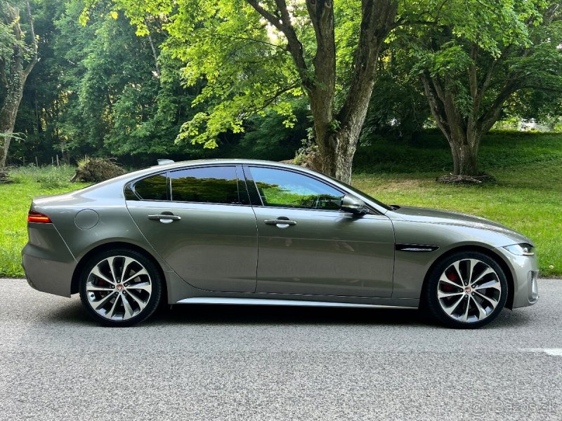 Jaguar XE 2.0D I4 R-Dynamic HSE AT