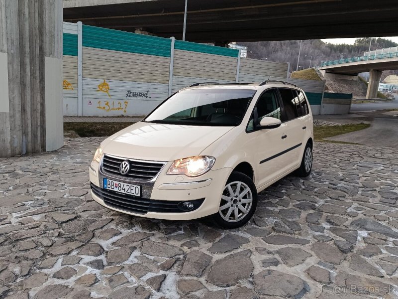 Volkswagen Touran 1.4 TSI Highline DSG CNG