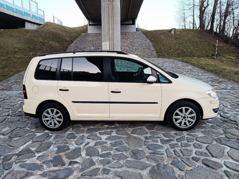 Volkswagen Touran 1.4 TSI Highline DSG CNG