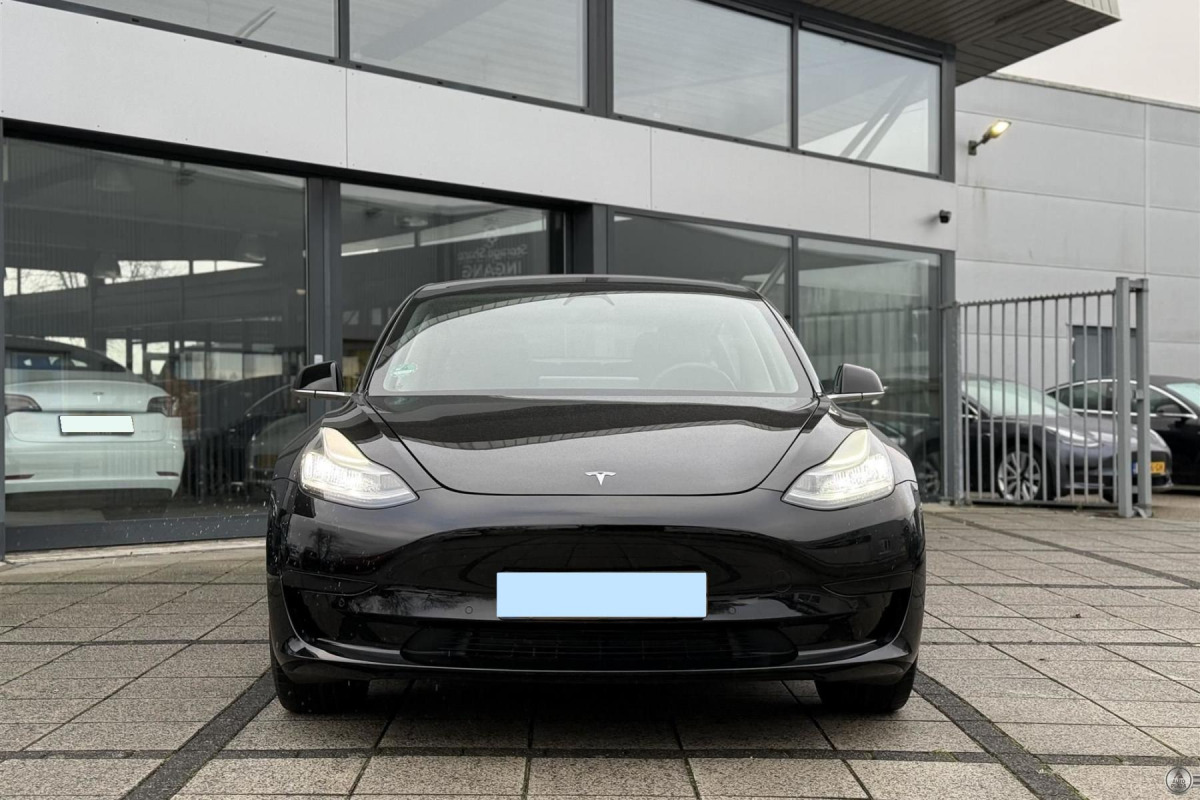 Tesla Model 3 Standard Range Plus