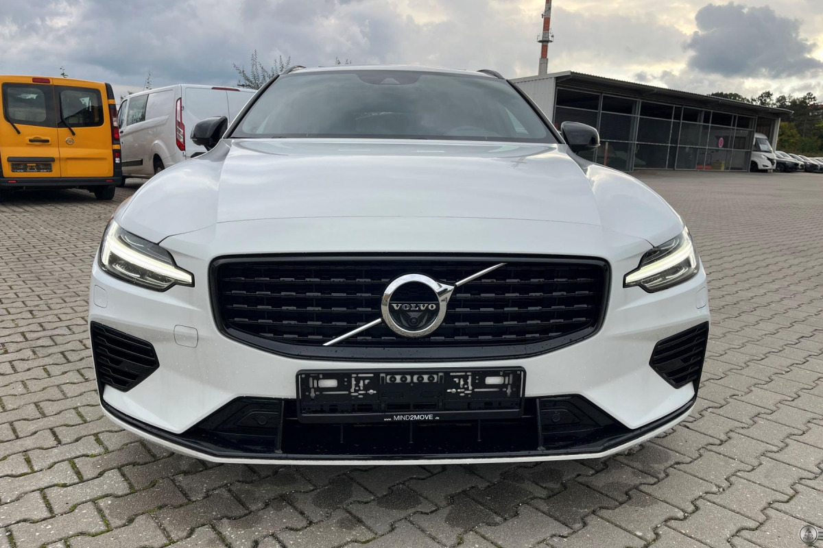 Volvo V60 T6 R-Design Recharge Plug-In Hybrid Twin Engine AWD