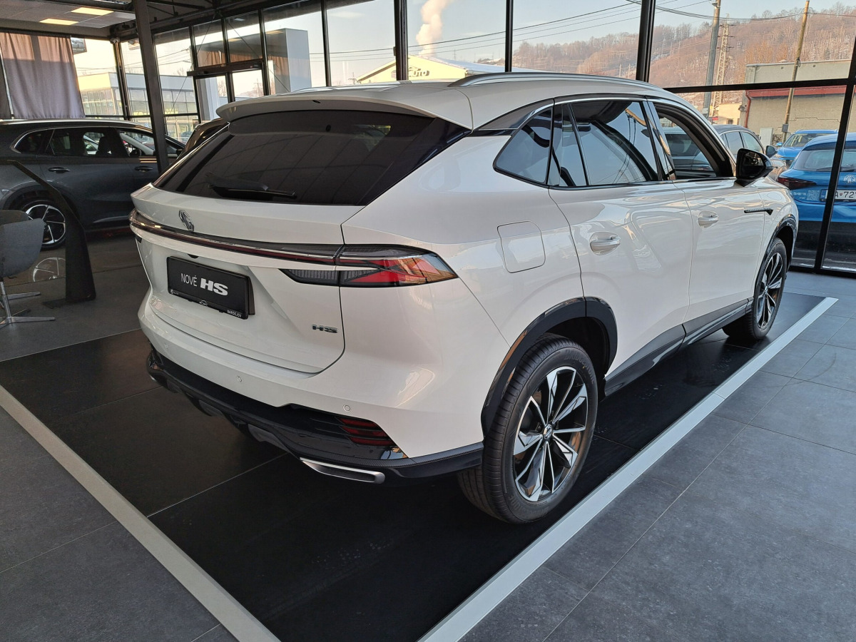 MG HS 1,5T 6MT EMOTION