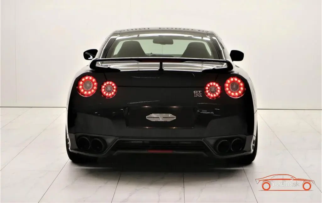 Nissan GT-R Black Edition
