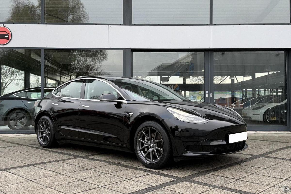 Tesla Model 3 Standard Range Plus