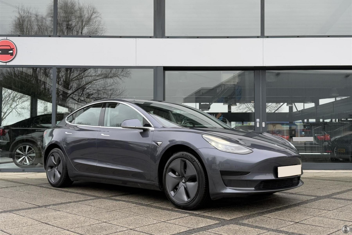 Tesla Model 3 Standard Range Plus
