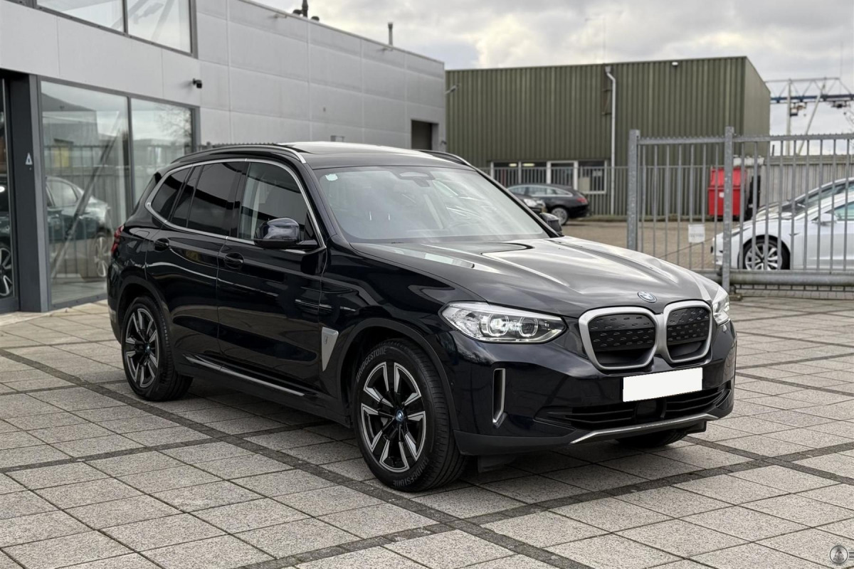 BMW iX3 80 kWh