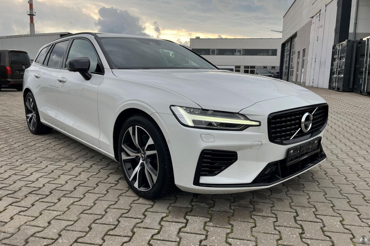 Volvo V60 T6 R-Design Recharge Plug-In Hybrid Twin Engine AWD