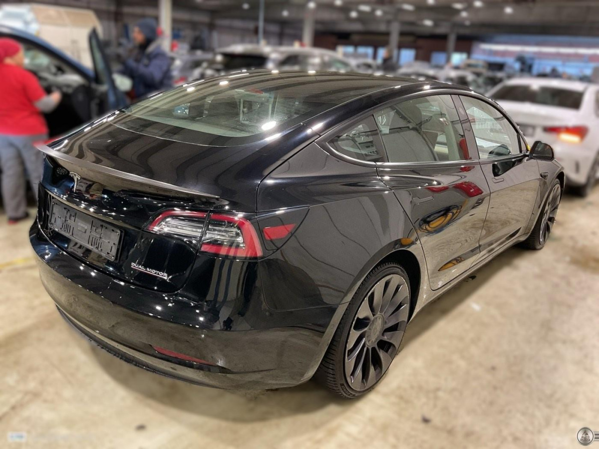 Tesla Model 3 Performance AWD