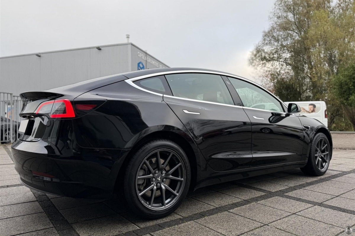 Tesla Model 3 Standard Range Plus