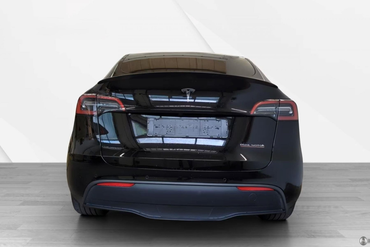 Tesla Model Y Performance AWD