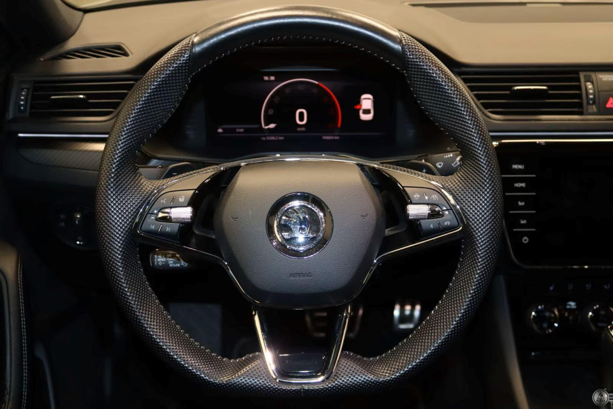 Škoda Superb SportLine 4x4 *Virtual*Matrix*Panorama*